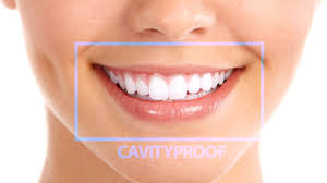 Sourire aux dents saines, sans carie